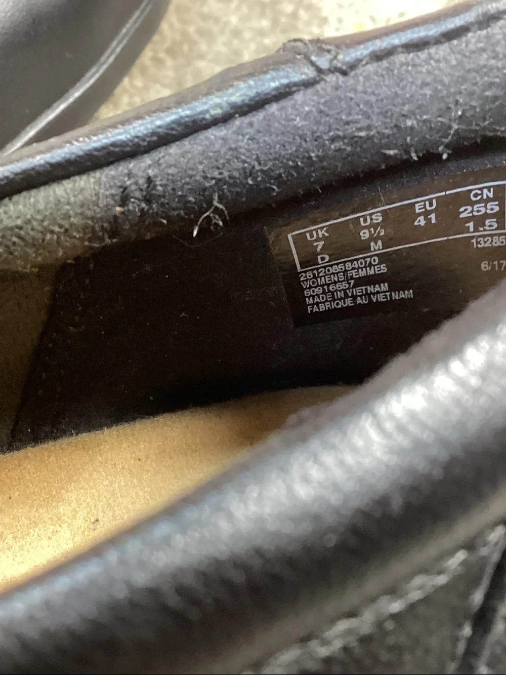 Clarks womens black Mary Jane flats size 9.5